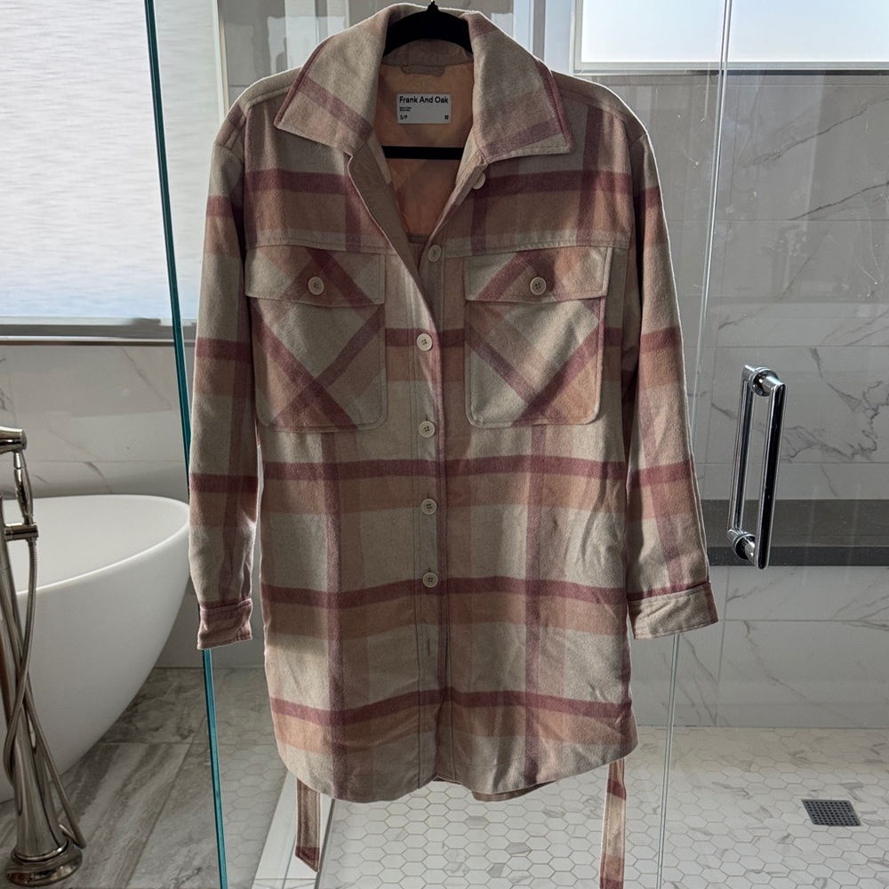 Plaid Button-Up Shaket